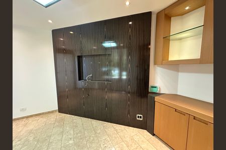 Casa à venda com 1000m², 5 quartos e 7 vagasSala de TV