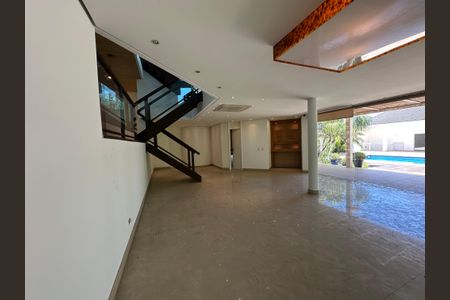 Casa à venda com 1000m², 5 quartos e 7 vagasSala de Jantar