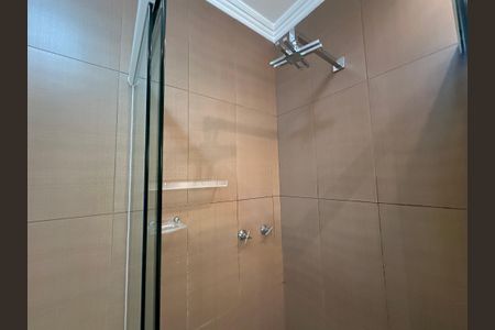 Casa à venda com 1000m², 5 quartos e 7 vagasBanheiro da Suíte 2