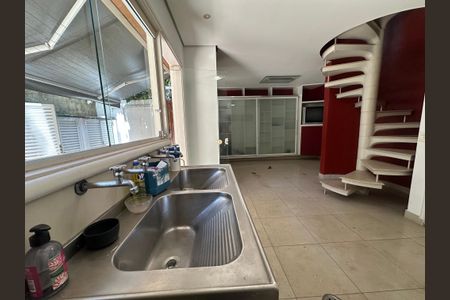 Casa à venda com 1000m², 5 quartos e 7 vagasÁrea de Serviço