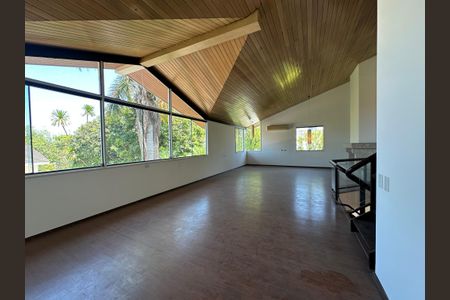 Casa à venda com 1000m², 5 quartos e 7 vagasSala