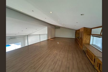 Casa à venda com 1000m², 5 quartos e 7 vagasSala de TV