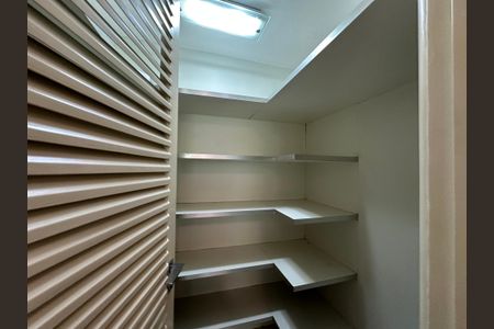 Casa à venda com 1000m², 5 quartos e 7 vagasDespensa