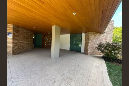 Casa à venda com 1000m², 5 quartos e 7 vagasFachada