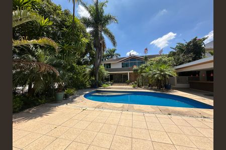 Casa à venda com 1000m², 5 quartos e 7 vagasPiscina