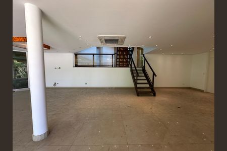 Casa à venda com 1000m², 5 quartos e 7 vagasSala de Jantar