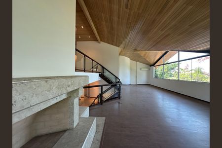 Casa à venda com 1000m², 5 quartos e 7 vagasSala