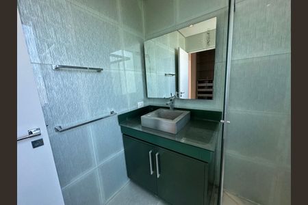 Casa à venda com 1000m², 5 quartos e 7 vagasBanheiro da Suíte 1