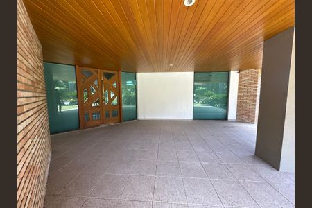 Casa à venda com 1000m², 5 quartos e 7 vagasFachada