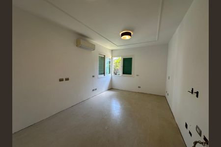 Casa à venda com 1000m², 5 quartos e 7 vagasSuíte 1