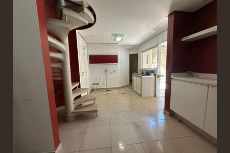 Casa à venda com 1000m², 5 quartos e 7 vagasÁrea de Serviço