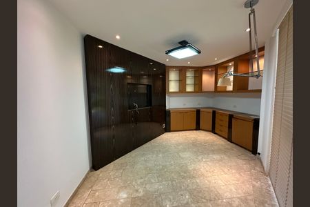 Casa à venda com 1000m², 5 quartos e 7 vagasSala de TV