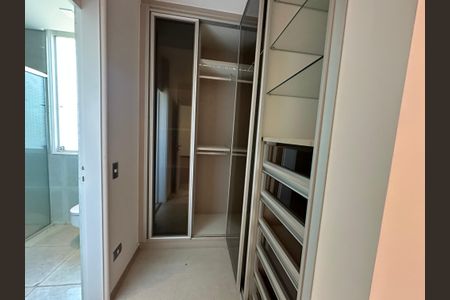 Casa à venda com 1000m², 5 quartos e 7 vagasCloset da suíte 1