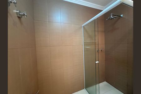 Casa à venda com 1000m², 5 quartos e 7 vagasBanheiro da Suíte 2