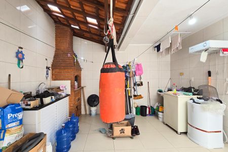 Casa à venda com 170m², 3 quartos e 2 vagasÁrea de Serviço