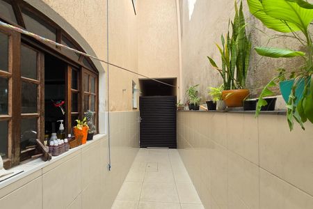 Casa à venda com 170m², 3 quartos e 2 vagasQuintal