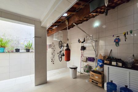 Casa à venda com 170m², 3 quartos e 2 vagasÁrea de Serviço