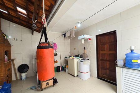 Casa à venda com 170m², 3 quartos e 2 vagasÁrea de serviço 