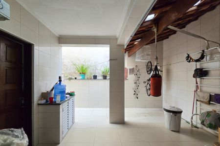 Casa à venda com 170m², 3 quartos e 2 vagasÁrea de Serviço