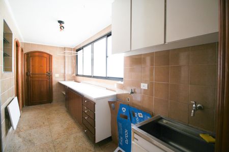 Apartamento para alugar com 180m², 3 quartos e 2 vagas Apartamento para alugar com 180m², 3 quartos e 2 vagasÁrea de Serviço