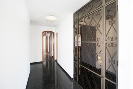 Apartamento para alugar com 180m², 3 quartos e 2 vagas Apartamento para alugar com 180m², 3 quartos e 2 vagasCorredor