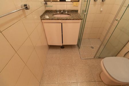 Apartamento à venda com 80m², 2 quartos e sem vaga Apartamento à venda com 80m², 2 quartos e sem vagaBanheiro da Suíte