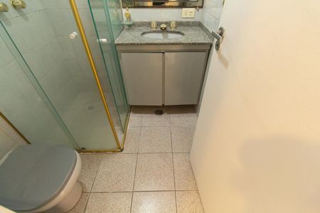 Apartamento à venda com 80m², 2 quartos e sem vaga Apartamento à venda com 80m², 2 quartos e sem vagaBanheiro