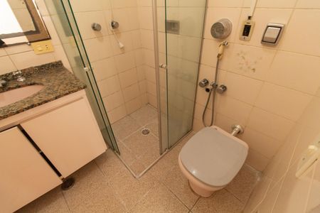 Apartamento à venda com 80m², 2 quartos e sem vaga Apartamento à venda com 80m², 2 quartos e sem vagaBanheiro da Suíte