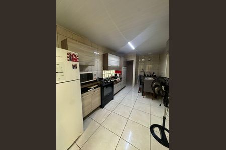 Casa à venda com 140m², 3 quartos e 3 vagas Casa à venda com 140m², 3 quartos e 3 vagasCozinha