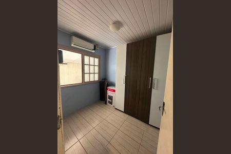 Casa à venda com 140m², 3 quartos e 3 vagas Casa à venda com 140m², 3 quartos e 3 vagasQuarto