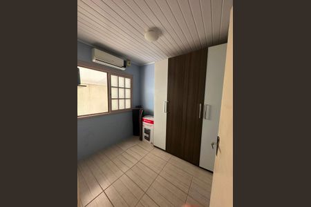 Casa à venda com 140m², 3 quartos e 3 vagas Casa à venda com 140m², 3 quartos e 3 vagasQuarto