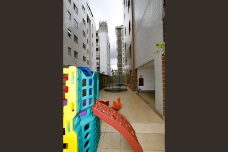 Apartamento à venda com 120m², 3 quartos e 2 vagasÁrea comum - Playground