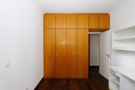 Apartamento à venda com 120m², 3 quartos e 2 vagasQuarto 2