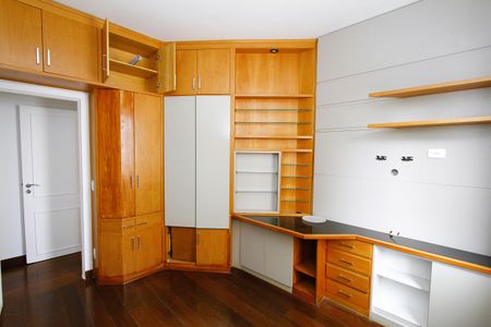 Apartamento à venda com 120m², 3 quartos e 2 vagasQuarto 1