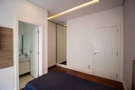 Casa de condomínio para alugar com 470m², 5 quartos e 6 vagas Casa de condomínio para alugar com 470m², 5 quartos e 6 vagasSuíte 3