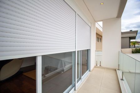 Casa de condomínio para alugar com 470m², 5 quartos e 6 vagas Casa de condomínio para alugar com 470m², 5 quartos e 6 vagasVaranda