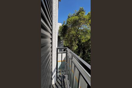 Apartamento à venda com 49m², 2 quartos e 2 vagas Apartamento à venda com 49m², 2 quartos e 2 vagasQuarto 1 Varanda