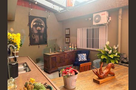 Casa à venda com 2 quartos, 310m² em Bosque da Saúde, São Paulo