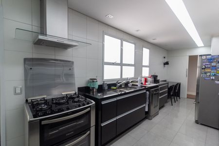Apartamento para alugar com 216m², 3 quartos e 4 vagas Apartamento para alugar com 216m², 3 quartos e 4 vagasCozinha