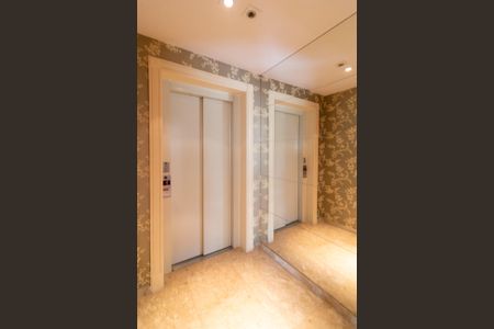 Apartamento para alugar com 216m², 3 quartos e 4 vagas Apartamento para alugar com 216m², 3 quartos e 4 vagasHall de entrada