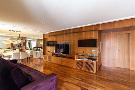 Apartamento para alugar com 216m², 3 quartos e 4 vagas Apartamento para alugar com 216m², 3 quartos e 4 vagasSala