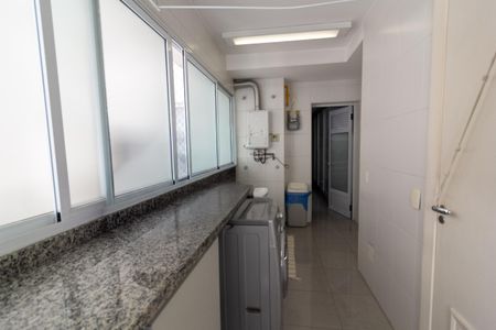 Apartamento para alugar com 216m², 3 quartos e 4 vagas Apartamento para alugar com 216m², 3 quartos e 4 vagasÁrea de Serviço