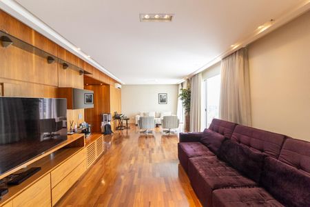 Apartamento para alugar com 216m², 3 quartos e 4 vagas Apartamento para alugar com 216m², 3 quartos e 4 vagasSala