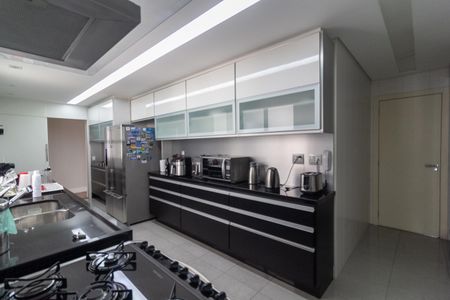 Apartamento para alugar com 216m², 3 quartos e 4 vagas Apartamento para alugar com 216m², 3 quartos e 4 vagasCozinha