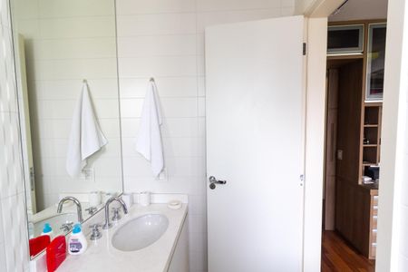 Apartamento para alugar com 216m², 3 quartos e 4 vagas Apartamento para alugar com 216m², 3 quartos e 4 vagasBanheiro Suíte 1