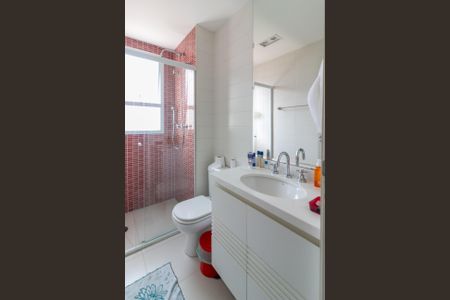 Apartamento para alugar com 216m², 3 quartos e 4 vagas Apartamento para alugar com 216m², 3 quartos e 4 vagasBanheiro Suíte 3