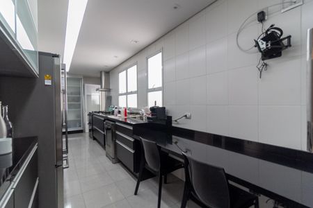 Apartamento para alugar com 216m², 3 quartos e 4 vagas Apartamento para alugar com 216m², 3 quartos e 4 vagasCozinha