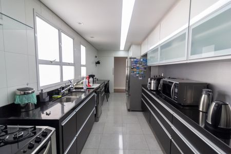 Apartamento para alugar com 216m², 3 quartos e 4 vagas Apartamento para alugar com 216m², 3 quartos e 4 vagasCozinha