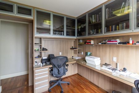 Apartamento para alugar com 216m², 3 quartos e 4 vagas Apartamento para alugar com 216m², 3 quartos e 4 vagasSuíte 1