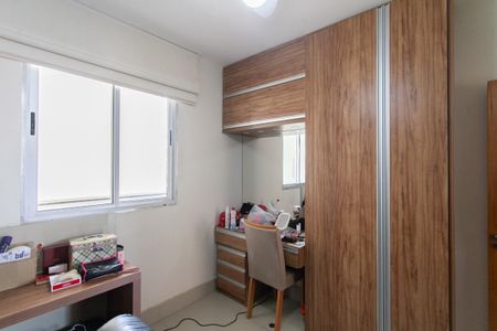 Apartamento à venda com 170m², 3 quartos e 2 vagasQuarto 2